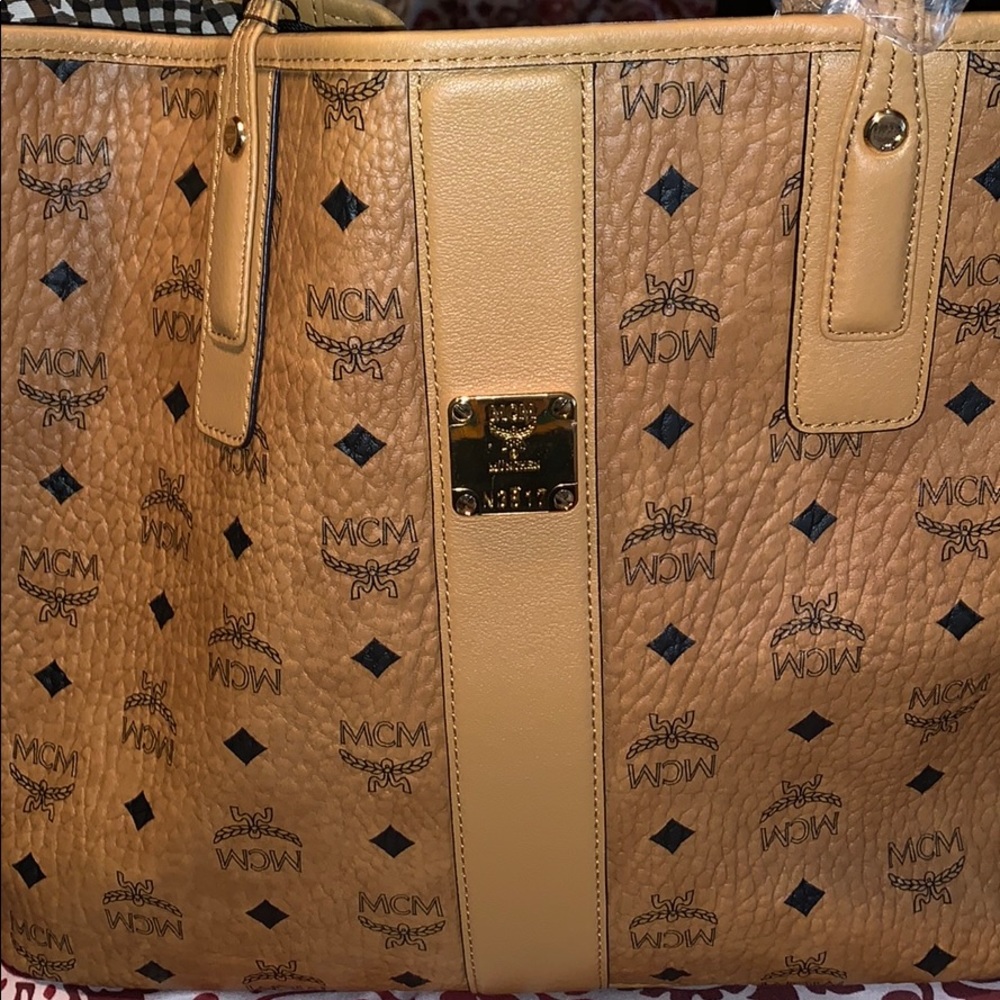 MCM medium tote without pouch ✨✨✨